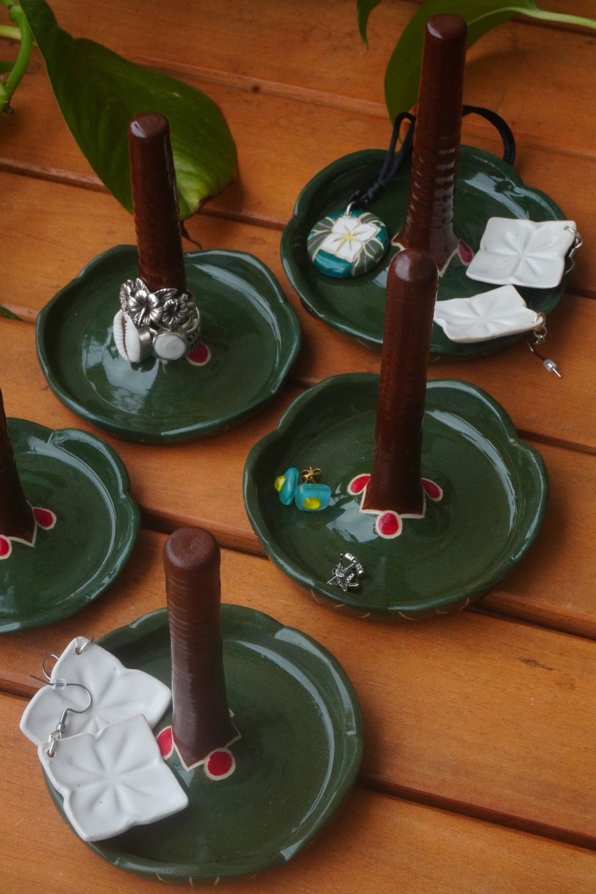 Coconut Tree Ring Holder