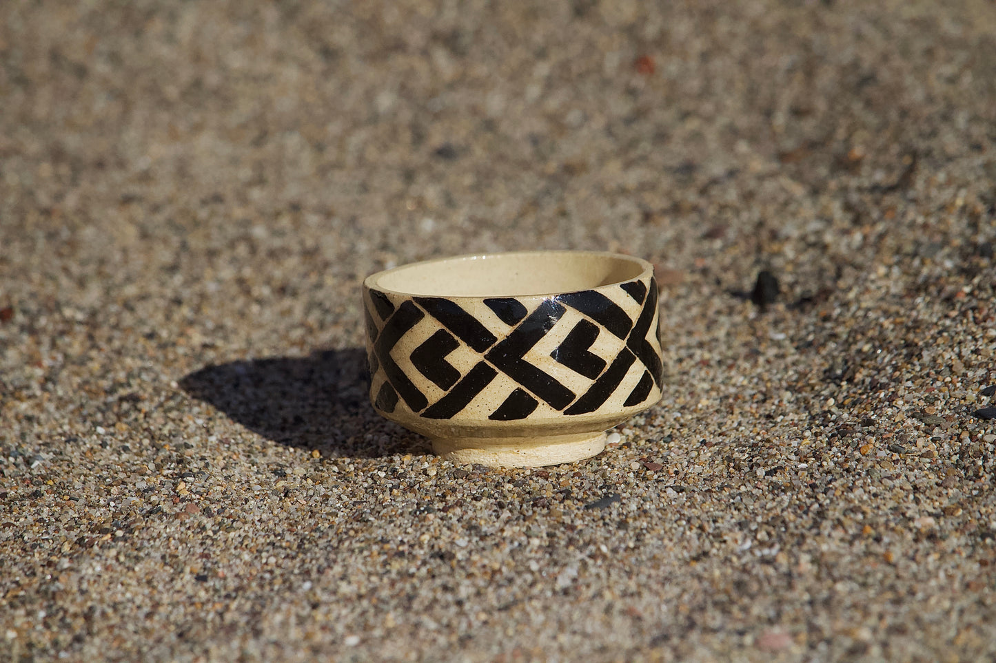 Ngikel (spear) border cup