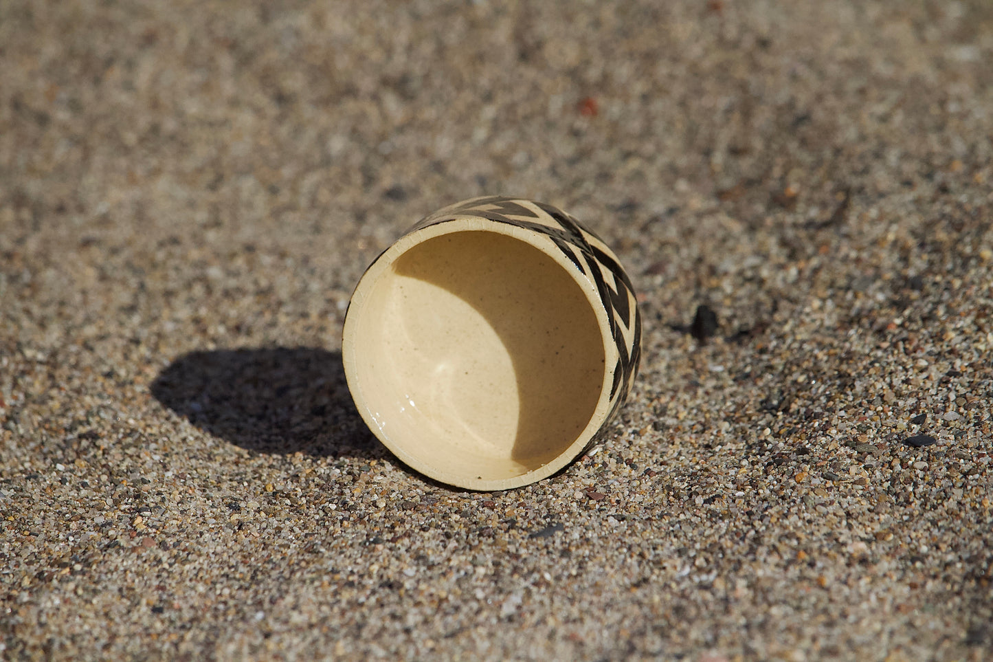Ngikel (spear) border cup