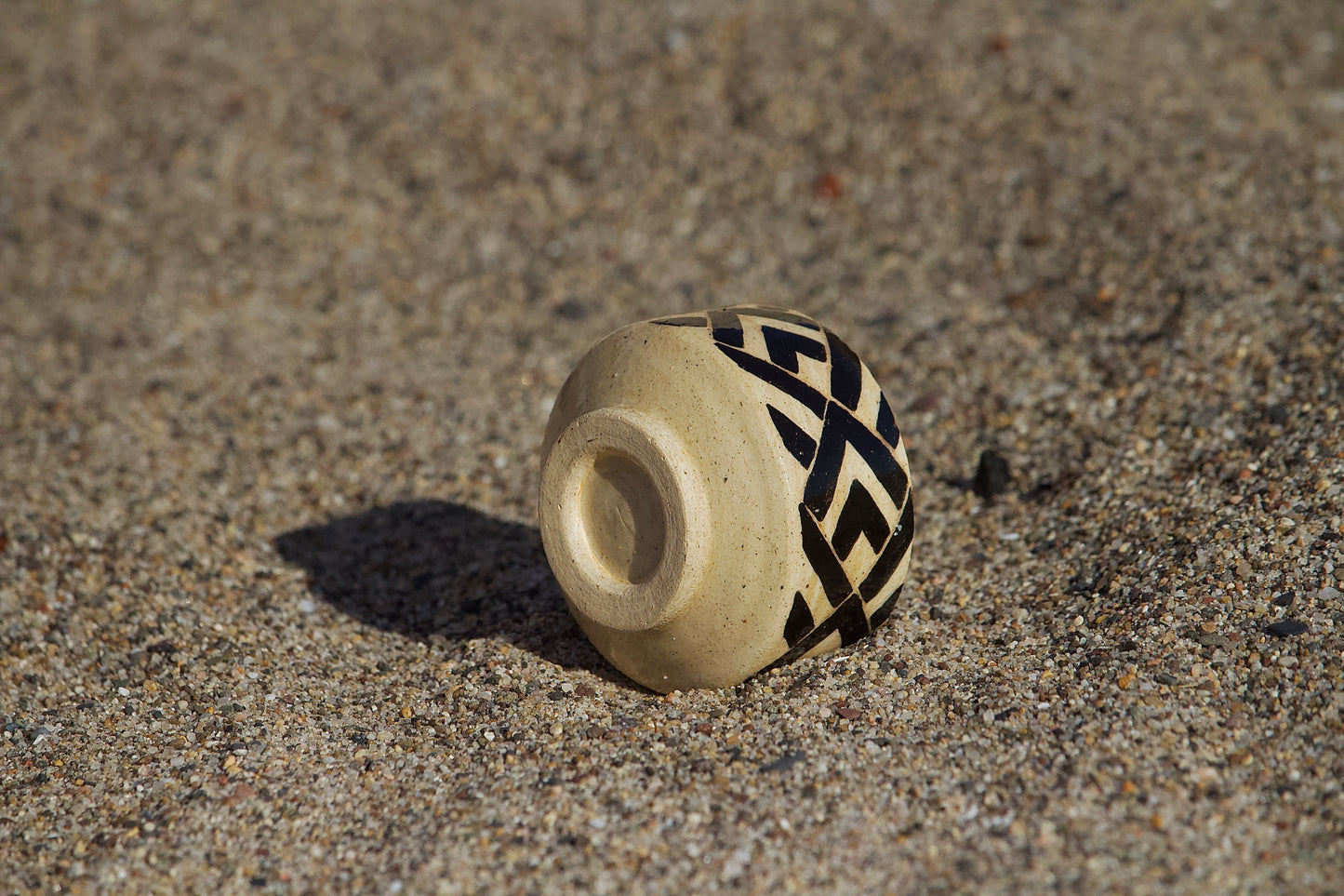 Ngikel (spear) border cup